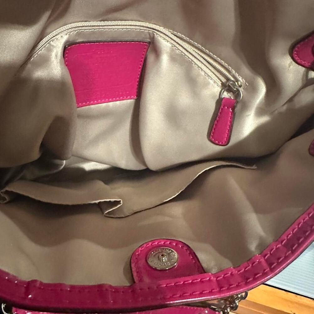 Coach Poppy F19830 Quilted Patent Y2K Coquette Barbiecore Chain Handle Slim Tot - Picture 5 of 11